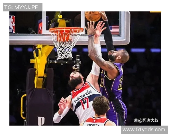 19日勇士与湖人激战正酣谁能在这场对决中笑到最后 19日勇士与湖人激战正酣谁能在这场对决中笑到最后