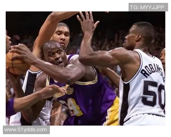 2009年湖人队与黄蜂队激战回顾：经典对决与精彩瞬间全解析