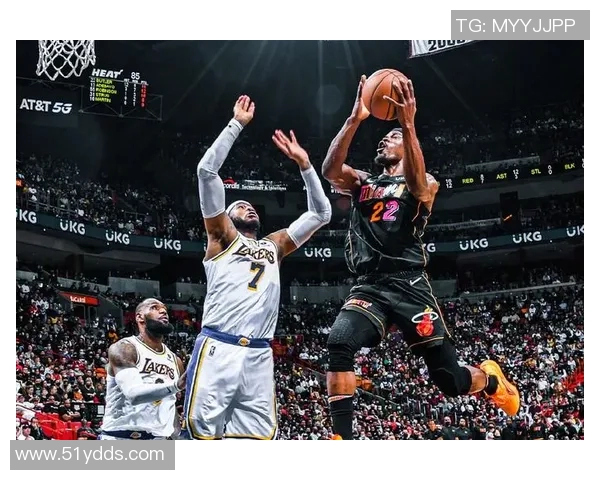 2012年3月5日湖人与热火的经典对决回顾与精彩瞬间分析